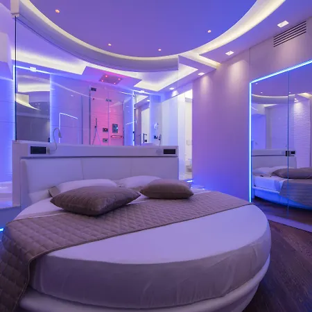 Lux Suites In Roma-3