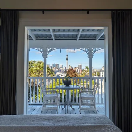Ponsonby Manor-2