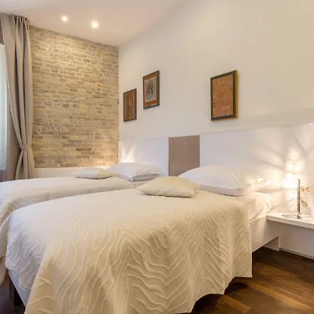 Pellegrini Luxury Rooms-3