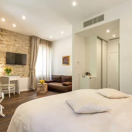 Pellegrini Luxury Rooms-2