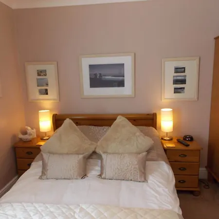 Chiverton House Guest Accommodation-2