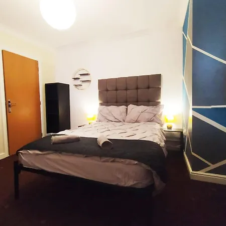 Bankwell Guest House-3