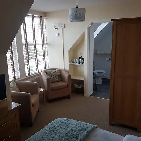 The Trelinda Guest House-2