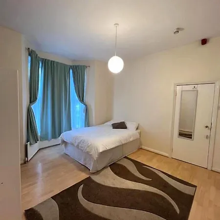 Bruce Rooms-2