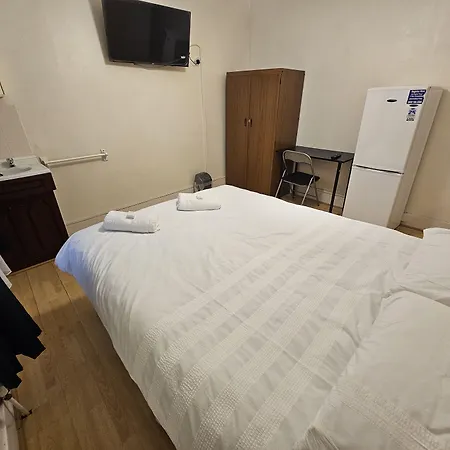 Bruce Rooms-3