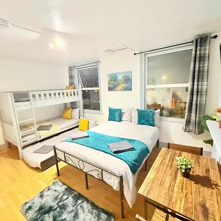 South London Guest Rooms-2