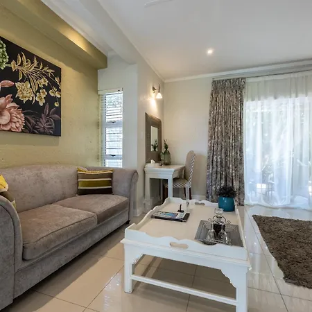 Loerie'S Call Guesthouse-2