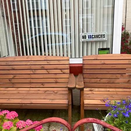 Oakwell Guest House-3