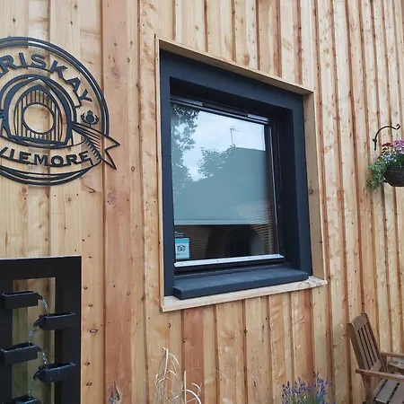 Eriskay Guest House And Aviemore Glamping-2