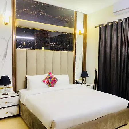 Royal Luxus Guest House-2