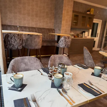 The Lilly Restaurant With Rooms-2