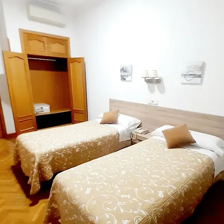Hostal Biarritz-2