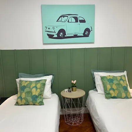 Alvalade II Airport Guest House-3
