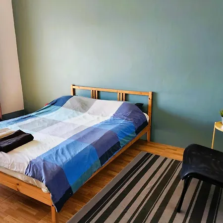 Hug House-3