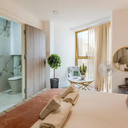 Luxe London Retreat By Aureva Residences-2