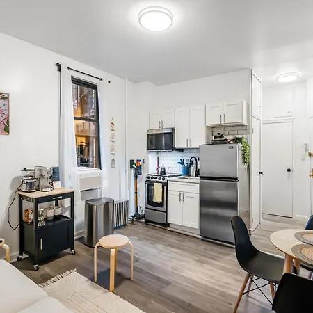 Private One Bedroom Apartment In Times Square & Central Park-3