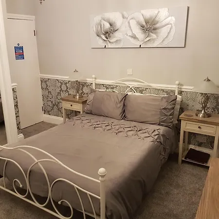 Oakover Guest House-3