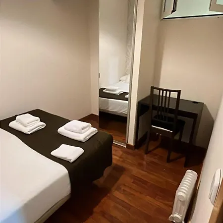 Thc Gran Via Hostel-3