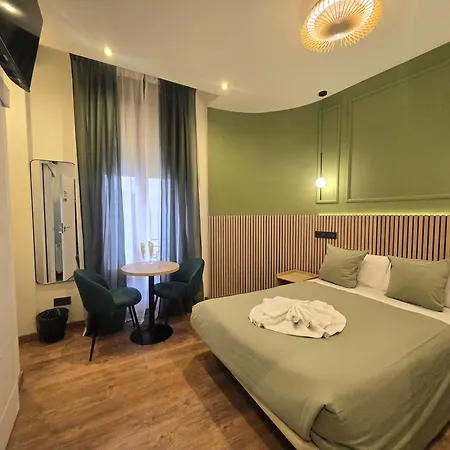 Hostal Main Street Madrid-3