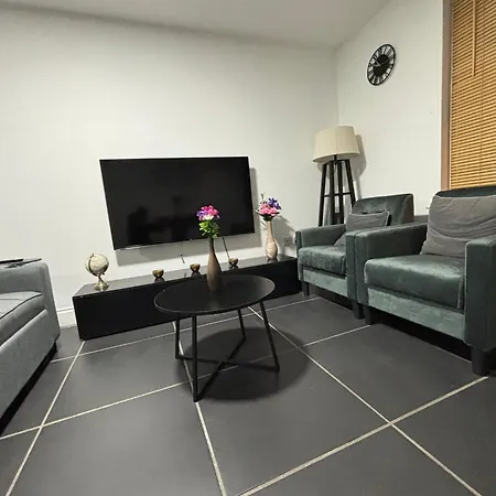 Yardley Lodge-2