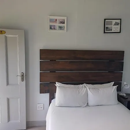 Triple9 Hatfield Guesthouse-2