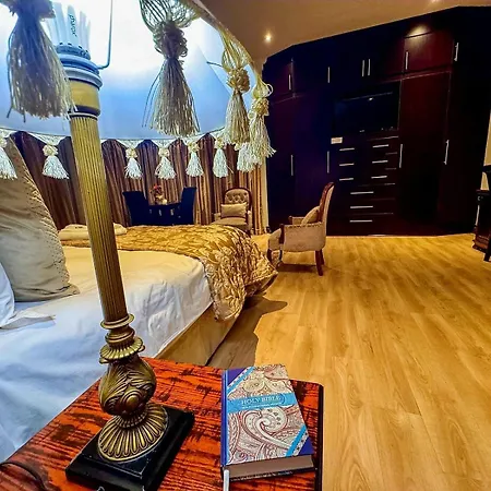 Casa Flora Guesthouse-3