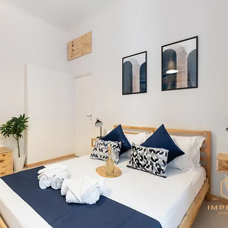 Imperium Vittorio Central Guesthouse - 4 Bdr, City Center, 100Mt To Train Station, Pvt Bathrooms, A-C-2