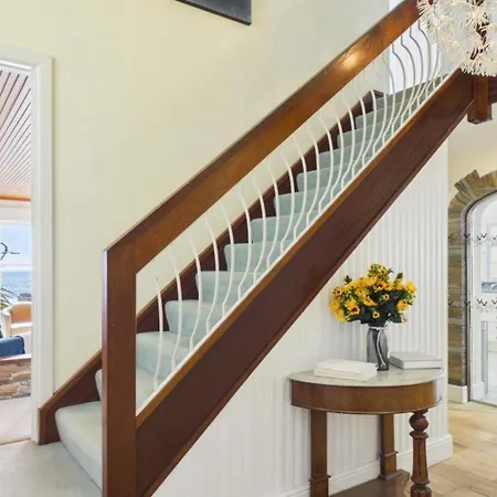 Rainbow Leap - 5 Bed Holiday Home - Saundersfoot-3