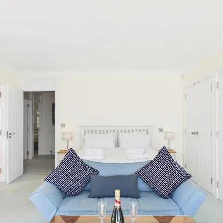 Rainbow Leap - 5 Bed Holiday Home - Saundersfoot-2