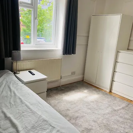 Circle Guest House Bed Only-3