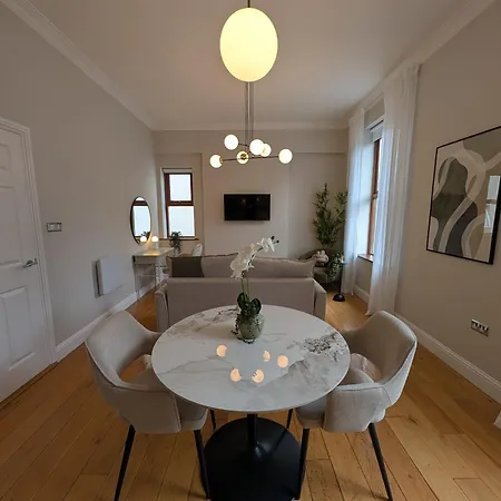 Crawford House - Scholarlee Living Apartments-2