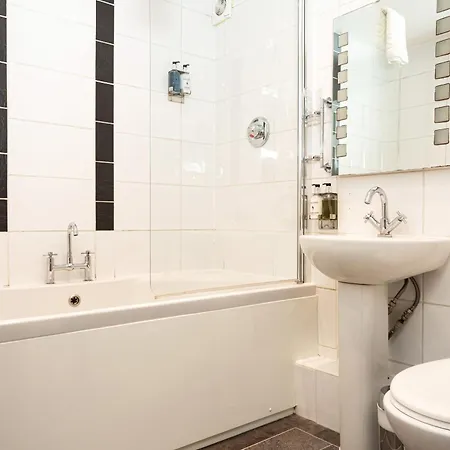 The Howbeck & The Retreat 5Min To Lake, Restaurants & To The Free Hydro Wellness Club-2