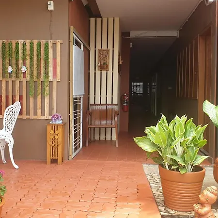 Little Guest House Hotel-3