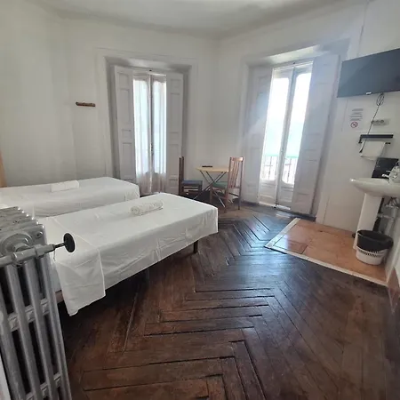 Hostal Alonso No Limit Madrid-3