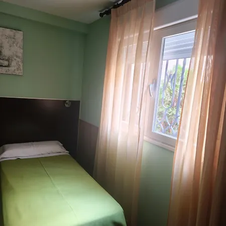 Hostal Avenida Barajas-2