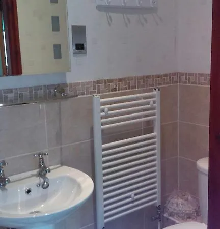 Hillcrest Guest House-3