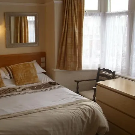 Seaforth Guest House - Pleasure Beach-2