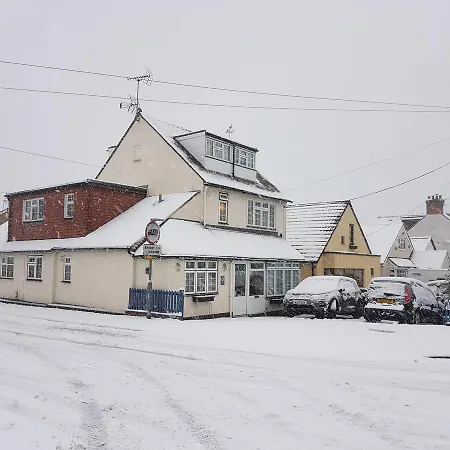 Penryn Guest House, Ensuite Rooms, Free Parking And Free Wifi-2