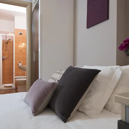 111 Coladirienzo Rooms - By Ad Roma-3
