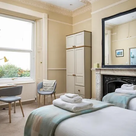 Crossways Guest House-3
