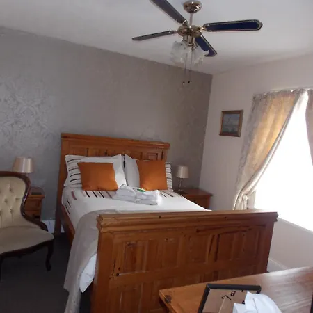 Ivy Bank Guest House, Tenby-3