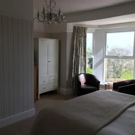 Woodlands Guest House-3