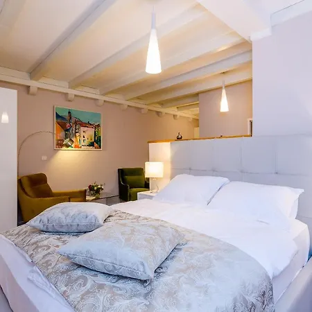Villa Flores Studio Apartment-2