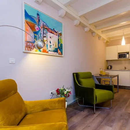 Villa Flores Studio Apartment-3