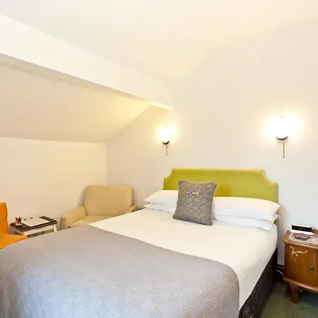Lyndhurst Guest House-2