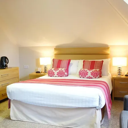 The Lawn Guest House Gatwick-2