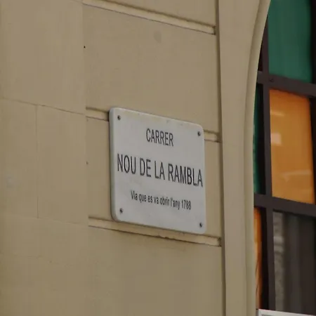 Hostal Mimi Las Ramblas-3