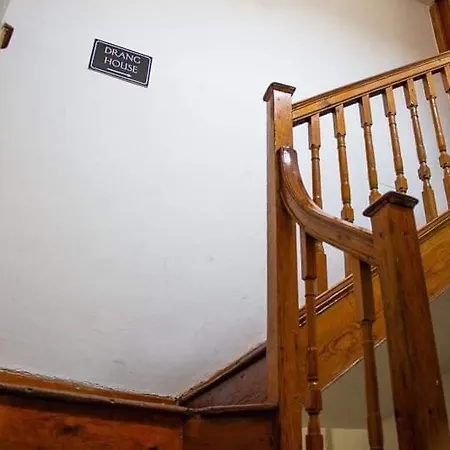 Drang House All Rooms Have Stairs-2