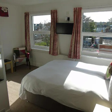 Carrington Guest House-3