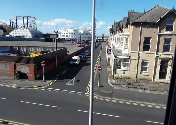 140 Bond - Holiday Home Blackpool